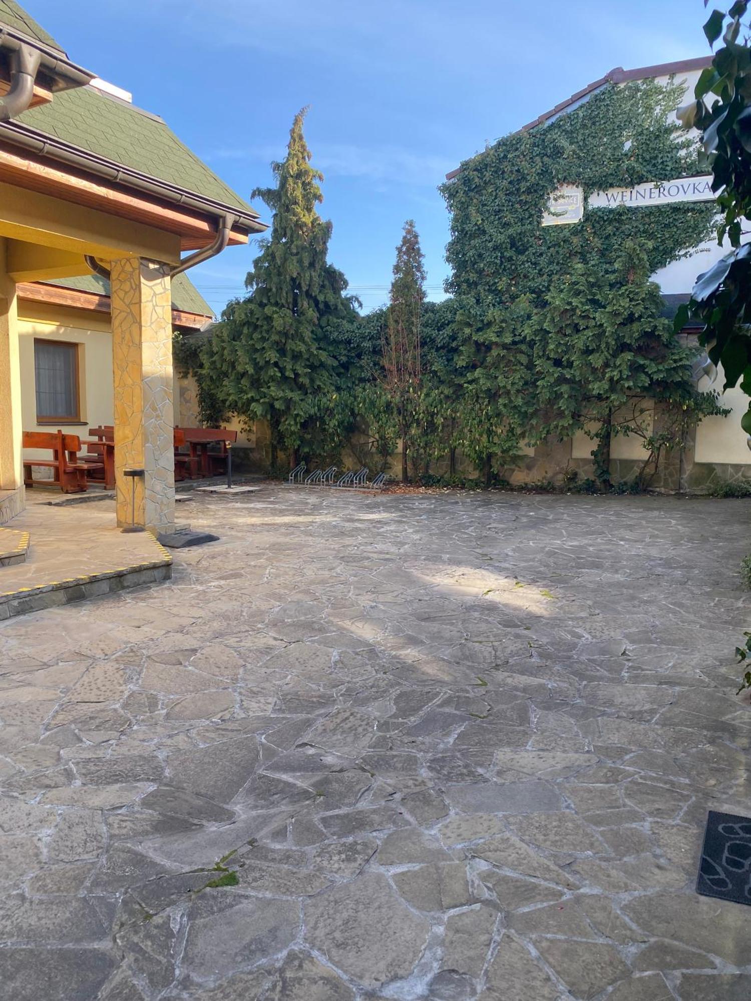 Penzion Weinerovka Varin Жилина Экстерьер фото